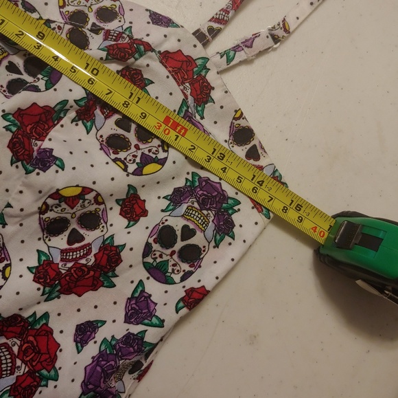 Hell Bunny Pin-up Rockabilly Skull and Roses Dress - Picture 7 of 8